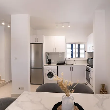 דירה Aetheria 3br